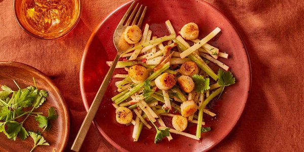 CIDER GLAZED SCALLOPS ON APPLE SLAW