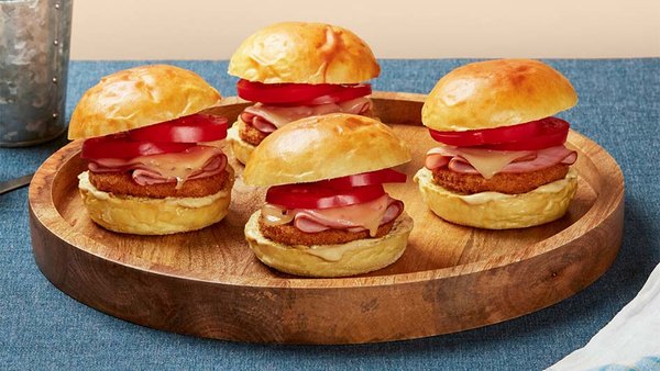 DELUXE CHICKEN HAM AND SWISS BURGER