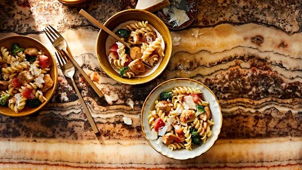 EASY ONE-POT CHICKEN FUSILLI