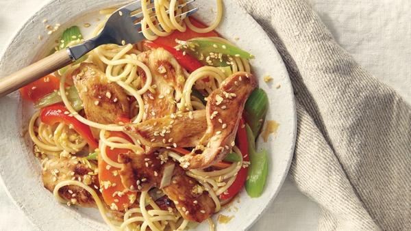 KOREAN CHICKEN PASTA STIR-FRY