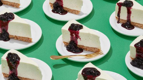 NO-BAKE CHEESECAKE WITH ALMOND-BISCOTTI CRUST AND BLUEBERRY SAUCE