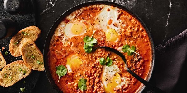 TUSCAN TOMATO SKILLET EGGS
