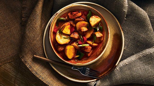 THAI CHICKEN CURRY WITH POTATOES