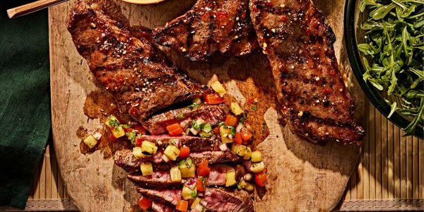 TRI-TIP STEAK WITH GRILLED PINEAPPLE RELISH