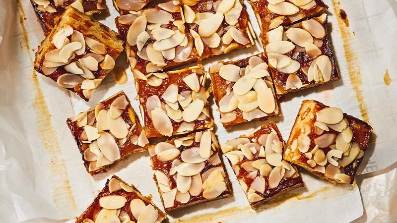 APRICOT ALMOND SQUARES