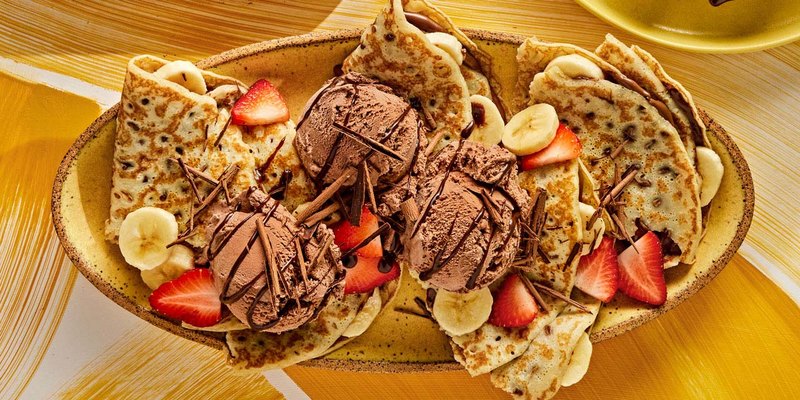 BERRY CHOCOLATE HAZELNUT CR&Ecirc;PE OVERLOAD