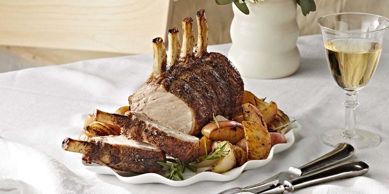 CLASSIC PORK ROAST WITH APPLES AND ONIONS