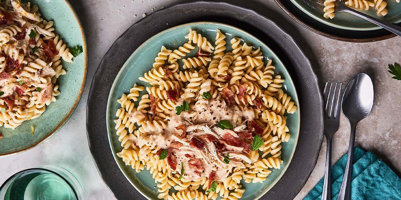 CREAMY WHITE BEAN AND CHICKEN ALFREDO