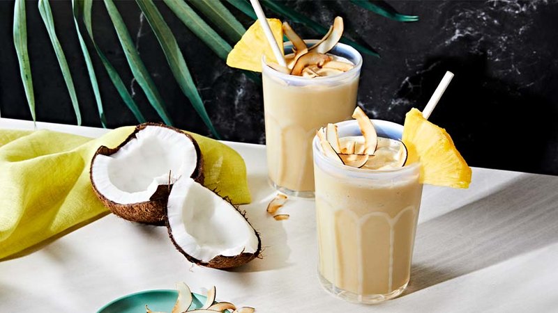 PINEAPPLE COCONUT SMOOTHIE