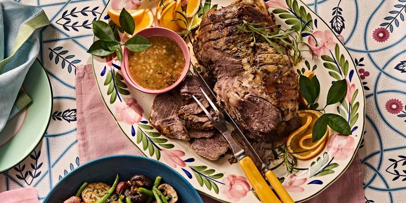 ROAST LEG OF LAMB WITH ORANGE SAUCE