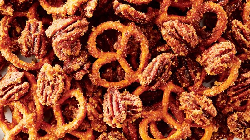 SPICY TWISTED NUT MIX