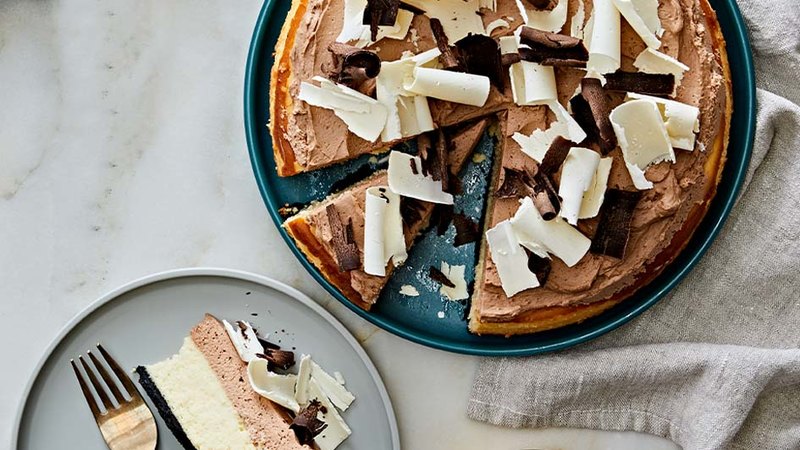 TRIPLE CHOCOLATE CHEESECAKE