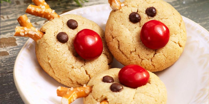 PEANUT BUTTER REINDEER COOKIES